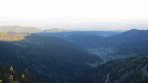 Dieses Bild zeigt eine Webcam-Aufnahme vom Achertal, aufgenommen am Freitag, den 01.05.2026 um 06:40 Uhr. Die Temperatur betrug 5.6°C.