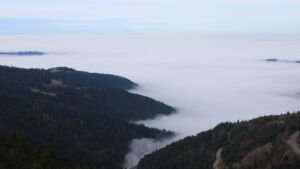 Dieses Bild zeigt eine Webcam-Aufnahme vom Achertal, aufgenommen am Montag, den 22.12.2025 um 09:40 Uhr. Die Temperatur betrug 8.3°C.