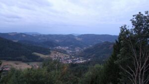Dieses Bild zeigt eine Webcam-Aufnahme vom Achertal, aufgenommen am Freitag, den 21.08.2026 um 06:10 Uhr. Die Temperatur betrug 15.7°C.
