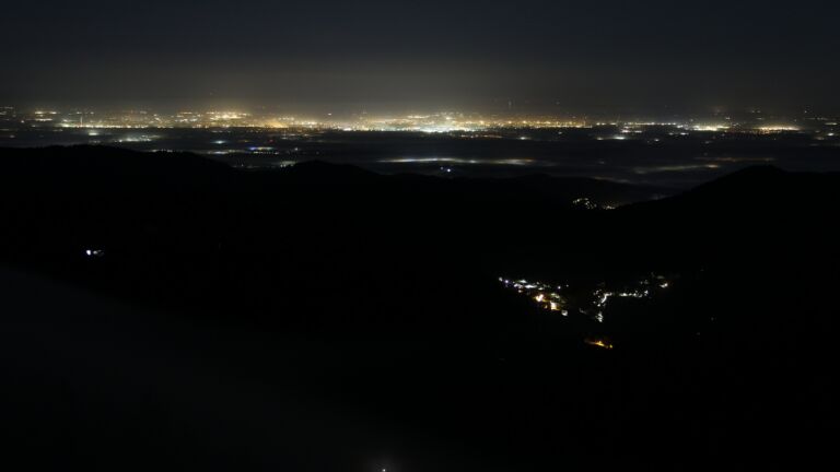 Dieses Bild zeigt eine Webcam-Aufnahme vom Achertal, aufgenommen am Sonntag, den 08.02.2026 um 01:00 Uhr. Die Temperatur betrug 2.9°C.