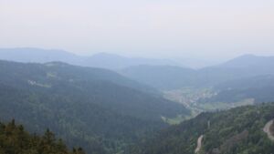 Dieses Bild zeigt eine Webcam-Aufnahme vom Achertal, aufgenommen am Sonntag, den 10.05.2026 um 15:10 Uhr. Die Temperatur betrug 16.1°C.