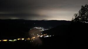 Dieses Bild zeigt eine Webcam-Aufnahme vom Achertal, aufgenommen am Mittwoch, den 20.05.2026 um 01:30 Uhr. Die Temperatur betrug 11°C.