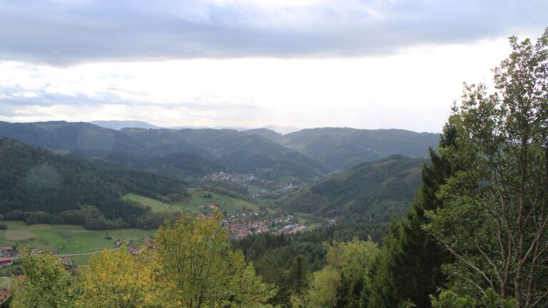 Dieses Bild zeigt eine Webcam-Aufnahme vom Achertal, aufgenommen am Samstag, den 24.10.2026 um 16:00 Uhr. Die Temperatur betrug 7°C.