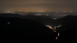 Dieses Bild zeigt eine Webcam-Aufnahme vom Achertal, aufgenommen am Sonntag, den 08.03.2026 um 21:30 Uhr. Die Temperatur betrug 7.9°C.