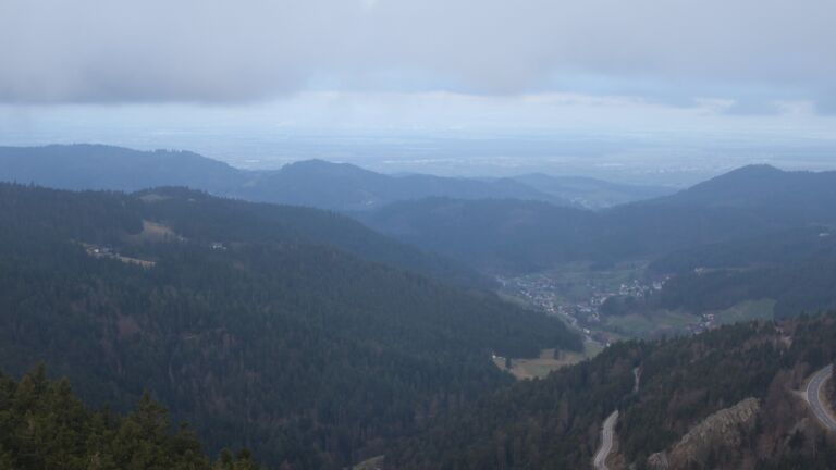 Dieses Bild zeigt eine Webcam-Aufnahme vom Achertal, aufgenommen am Sonntag, den 01.03.2026 um 07:40 Uhr. Die Temperatur betrug 3.3°C.