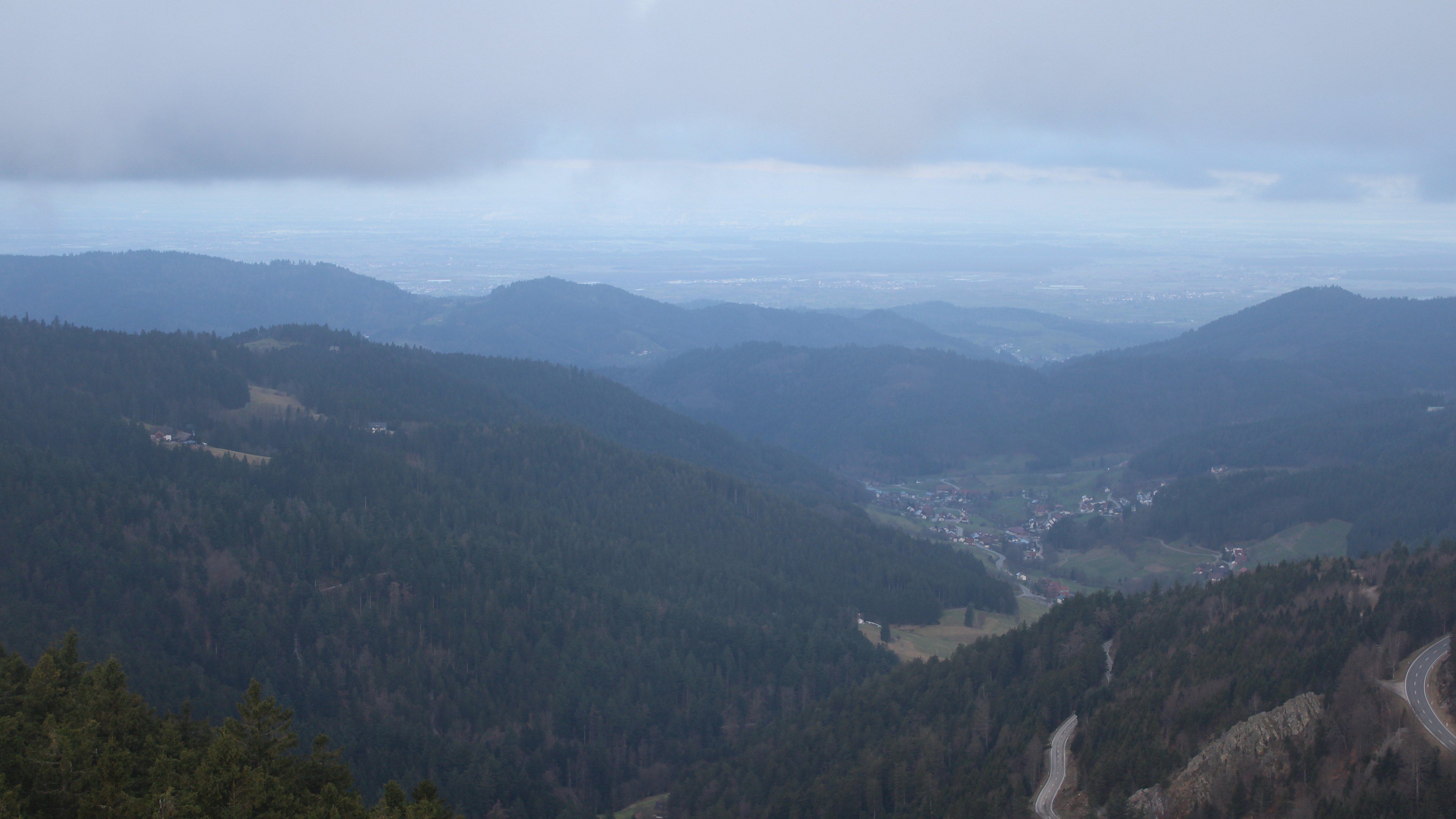 Dieses Bild zeigt eine Webcam-Aufnahme vom Achertal, aufgenommen am Sonntag, den 01.03.2026 um 07:40 Uhr. Die Temperatur betrug 3.3°C.