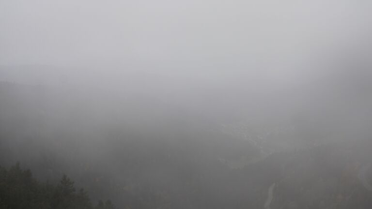 Dieses Bild zeigt eine Webcam-Aufnahme vom Achertal, aufgenommen am Sonntag, den 26.10.2025 um 11:40 Uhr. Die Temperatur betrug 0.6°C.