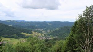 Dieses Bild zeigt eine Webcam-Aufnahme vom Achertal, aufgenommen am Mittwoch, den 10.06.2026 um 10:30 Uhr. Die Temperatur betrug 14.7°C.