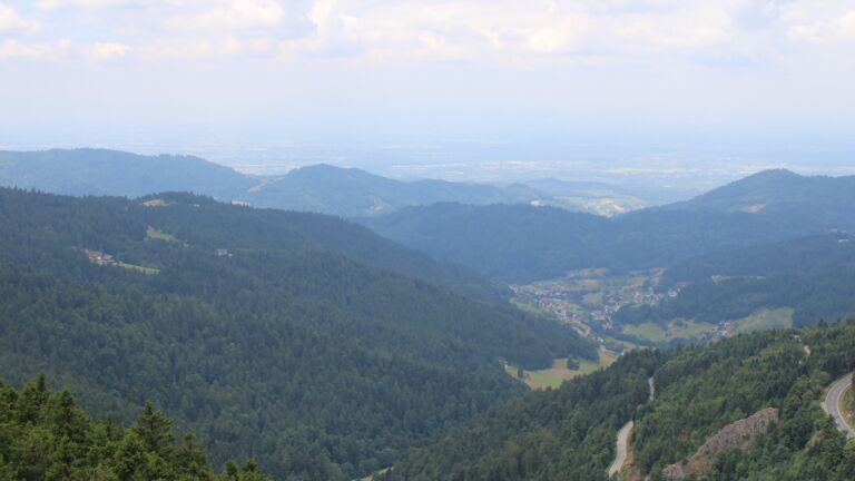 Dieses Bild zeigt eine Webcam-Aufnahme vom Achertal, aufgenommen am Freitag, den 11.07.2025 um 12:40 Uhr. Die Temperatur betrug 15.7°C.