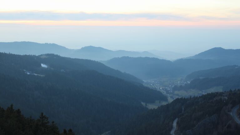 Dieses Bild zeigt eine Webcam-Aufnahme vom Achertal, aufgenommen am Montag, den 09.02.2026 um 17:30 Uhr. Die Temperatur betrug 3°C.