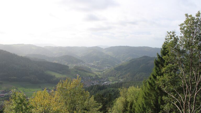 Dieses Bild zeigt eine Webcam-Aufnahme vom Achertal, aufgenommen am Montag, den 26.10.2026 um 12:00 Uhr. Die Temperatur betrug 9.7°C.