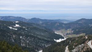 Dieses Bild zeigt eine Webcam-Aufnahme vom Achertal, aufgenommen am Sonntag, den 23.11.2025 um 14:30 Uhr. Die Temperatur betrug -0.9°C.