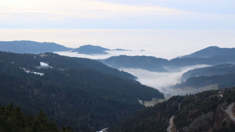 Dieses Bild zeigt eine Webcam-Aufnahme vom Achertal, aufgenommen am Donnerstag, den 22.01.2026 um 15:50 Uhr. Die Temperatur betrug 7.5°C.