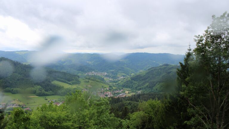 Dieses Bild zeigt eine Webcam-Aufnahme vom Achertal, aufgenommen am Mittwoch, den 20.05.2026 um 10:40 Uhr. Die Temperatur betrug 10.8°C.