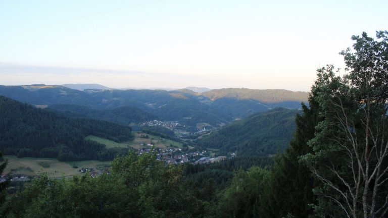 Dieses Bild zeigt eine Webcam-Aufnahme vom Achertal, aufgenommen am Freitag, den 07.08.2026 um 06:40 Uhr. Die Temperatur betrug 15.7°C.