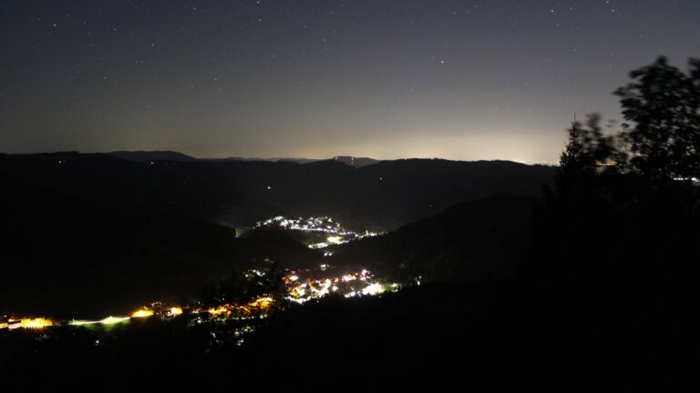 Dieses Bild zeigt eine Webcam-Aufnahme vom Achertal, aufgenommen am Dienstag, den 22.09.2026 um 05:40 Uhr. Die Temperatur betrug 10.1°C.