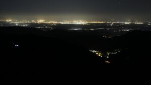 Dieses Bild zeigt eine Webcam-Aufnahme vom Achertal, aufgenommen am Donnerstag, den 23.04.2026 um 04:10 Uhr. Die Temperatur betrug 4.2°C.