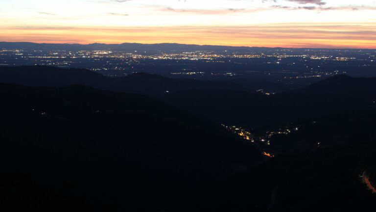 Dieses Bild zeigt eine Webcam-Aufnahme vom Achertal, aufgenommen am Samstag, den 06.09.2025 um 20:50 Uhr. Die Temperatur betrug 12.8°C.
