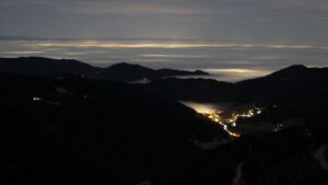 Dieses Bild zeigt eine Webcam-Aufnahme vom Achertal, aufgenommen am Mittwoch, den 25.02.2026 um 21:00 Uhr. Die Temperatur betrug 9.9°C.