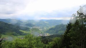 Dieses Bild zeigt eine Webcam-Aufnahme vom Achertal, aufgenommen am Montag, den 18.05.2026 um 15:20 Uhr. Die Temperatur betrug 8.6°C.