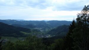 Dieses Bild zeigt eine Webcam-Aufnahme vom Achertal, aufgenommen am Samstag, den 16.05.2026 um 21:00 Uhr. Die Temperatur betrug 6.8°C.