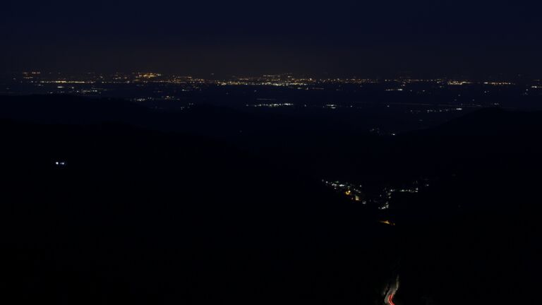 Dieses Bild zeigt eine Webcam-Aufnahme vom Achertal, aufgenommen am Mittwoch, den 25.03.2026 um 05:20 Uhr. Die Temperatur betrug 4.2°C.