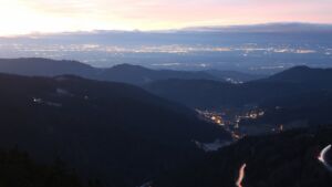 Dieses Bild zeigt eine Webcam-Aufnahme vom Achertal, aufgenommen am Donnerstag, den 01.01.2026 um 17:30 Uhr. Die Temperatur betrug -5.5°C.