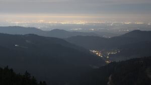 Dieses Bild zeigt eine Webcam-Aufnahme vom Achertal, aufgenommen am Mittwoch, den 04.03.2026 um 04:30 Uhr. Die Temperatur betrug 3.9°C.