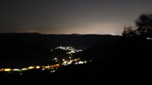 Dieses Bild zeigt eine Webcam-Aufnahme vom Achertal, aufgenommen am Mittwoch, den 12.08.2026 um 03:30 Uhr. Die Temperatur betrug 19.9°C.