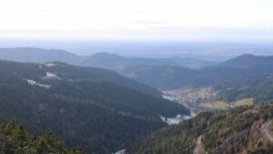 Dieses Bild zeigt eine Webcam-Aufnahme vom Achertal, aufgenommen am Mittwoch, den 19.11.2025 um 15:00 Uhr. Die Temperatur betrug -0.4°C.