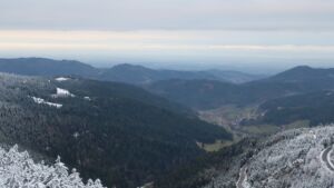 Dieses Bild zeigt eine Webcam-Aufnahme vom Achertal, aufgenommen am Donnerstag, den 27.11.2025 um 08:30 Uhr. Die Temperatur betrug -3.1°C.