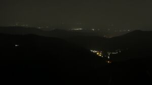 Dieses Bild zeigt eine Webcam-Aufnahme vom Achertal, aufgenommen am Freitag, den 10.04.2026 um 04:50 Uhr. Die Temperatur betrug 6.4°C.