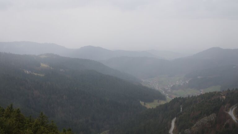 Dieses Bild zeigt eine Webcam-Aufnahme vom Achertal, aufgenommen am Mittwoch, den 11.03.2026 um 16:10 Uhr. Die Temperatur betrug 4.8°C.