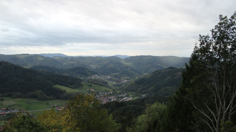 Dieses Bild zeigt eine Webcam-Aufnahme vom Achertal, aufgenommen am Freitag, den 23.10.2026 um 17:50 Uhr. Die Temperatur betrug 9.4°C.