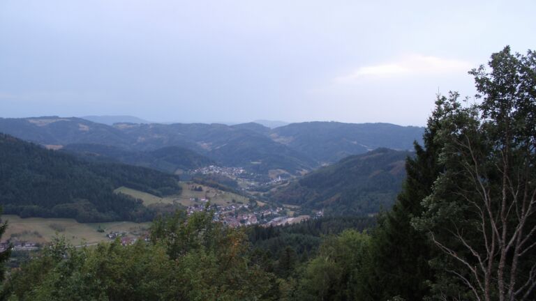 Dieses Bild zeigt eine Webcam-Aufnahme vom Achertal, aufgenommen am Donnerstag, den 27.08.2026 um 20:20 Uhr. Die Temperatur betrug 25.9°C.