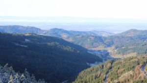 Dieses Bild zeigt eine Webcam-Aufnahme vom Achertal, aufgenommen am Montag, den 01.12.2025 um 10:20 Uhr. Die Temperatur betrug 4.2°C.