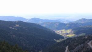 Dieses Bild zeigt eine Webcam-Aufnahme vom Achertal, aufgenommen am Sonntag, den 01.03.2026 um 15:30 Uhr. Die Temperatur betrug 6.4°C.