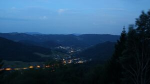 Dieses Bild zeigt eine Webcam-Aufnahme vom Achertal, aufgenommen am Mittwoch, den 15.07.2026 um 04:50 Uhr. Die Temperatur betrug 22.5°C.