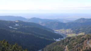 Dieses Bild zeigt eine Webcam-Aufnahme vom Achertal, aufgenommen am Mittwoch, den 19.11.2025 um 14:10 Uhr. Die Temperatur betrug 0.1°C.