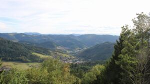 Dieses Bild zeigt eine Webcam-Aufnahme vom Achertal, aufgenommen am Freitag, den 28.08.2026 um 18:40 Uhr. Die Temperatur betrug 21°C.