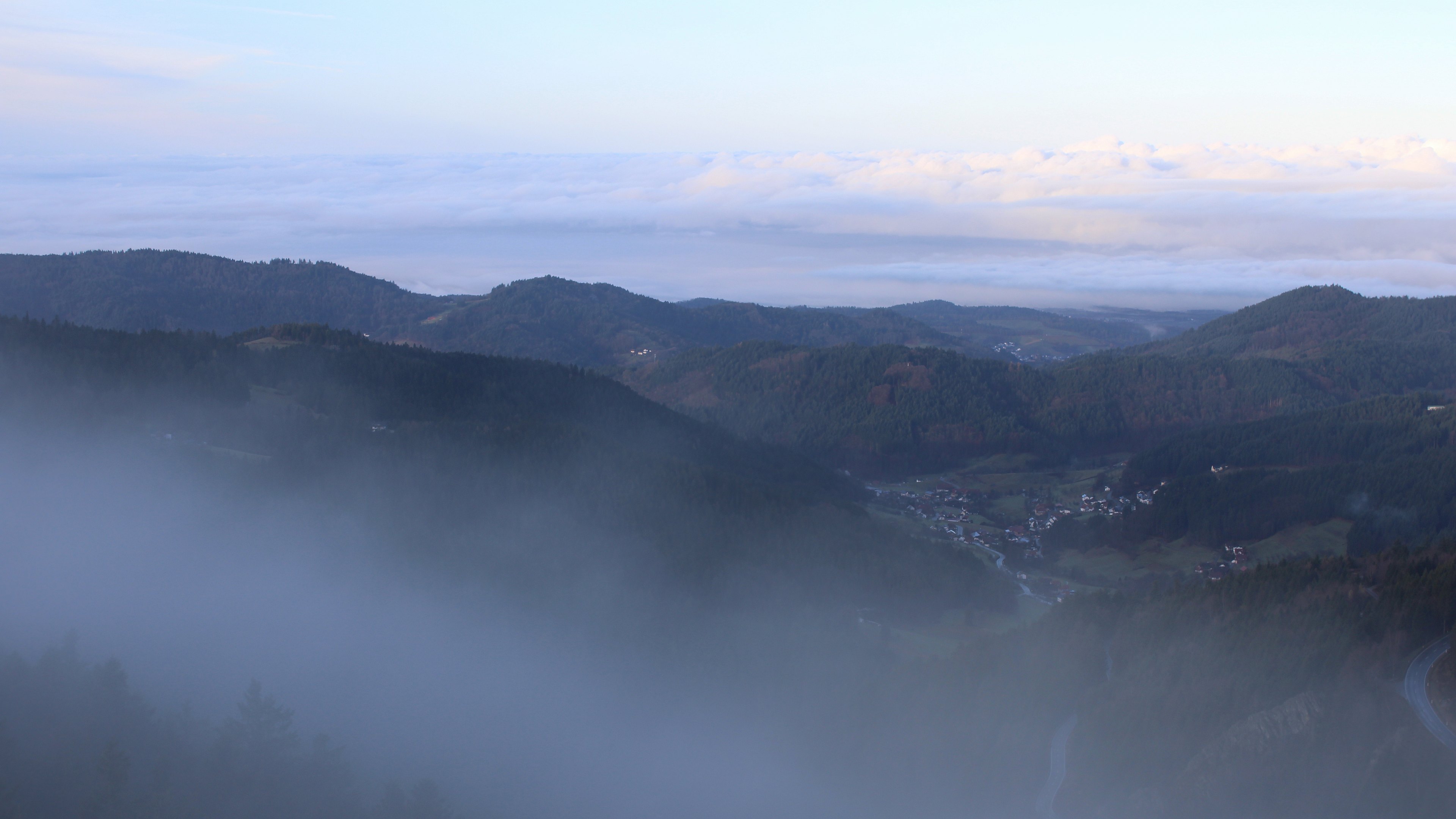 Dieses Bild zeigt eine Webcam-Aufnahme vom Achertal, aufgenommen am Donnerstag, den 11.12.2025 um 09:20 Uhr. Die Temperatur betrug 5.1°C.