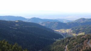 Dieses Bild zeigt eine Webcam-Aufnahme vom Achertal, aufgenommen am Dienstag, den 09.12.2025 um 14:30 Uhr. Die Temperatur betrug 10.8°C.