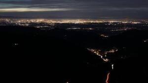 Dieses Bild zeigt eine Webcam-Aufnahme vom Achertal, aufgenommen am Samstag, den 29.11.2025 um 17:50 Uhr. Die Temperatur betrug 6.1°C.