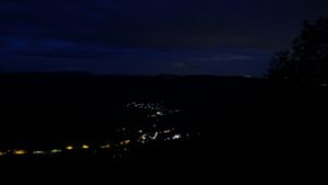 Dieses Bild zeigt eine Webcam-Aufnahme vom Achertal, aufgenommen am Sonntag, den 14.06.2026 um 04:00 Uhr. Die Temperatur betrug 13.2°C.