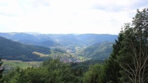 Dieses Bild zeigt eine Webcam-Aufnahme vom Achertal, aufgenommen am Mittwoch, den 01.07.2026 um 15:10 Uhr. Die Temperatur betrug 23.3°C.