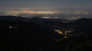 Dieses Bild zeigt eine Webcam-Aufnahme vom Achertal, aufgenommen am Montag, den 10.11.2025 um 03:00 Uhr. Die Temperatur betrug 4.6°C.