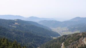 Dieses Bild zeigt eine Webcam-Aufnahme vom Achertal, aufgenommen am Samstag, den 07.03.2026 um 13:50 Uhr. Die Temperatur betrug 13.8°C.