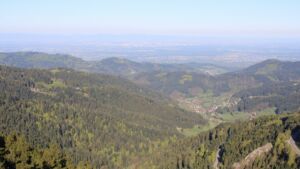 Dieses Bild zeigt eine Webcam-Aufnahme vom Achertal, aufgenommen am Freitag, den 24.04.2026 um 08:30 Uhr. Die Temperatur betrug 13.8°C.