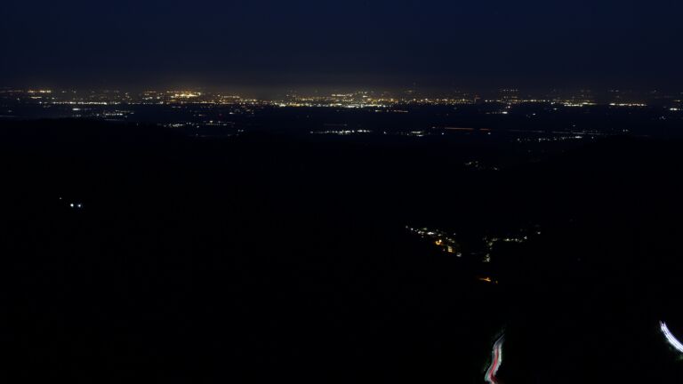 Dieses Bild zeigt eine Webcam-Aufnahme vom Achertal, aufgenommen am Samstag, den 25.04.2026 um 05:10 Uhr. Die Temperatur betrug 9.6°C.