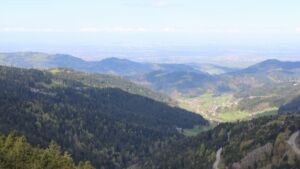 Dieses Bild zeigt eine Webcam-Aufnahme vom Achertal, aufgenommen am Dienstag, den 21.04.2026 um 11:10 Uhr. Die Temperatur betrug 6.4°C.